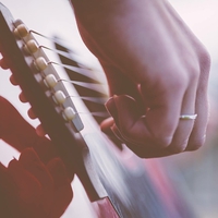 歌う夢を見た！夢占いの意味は？