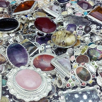 あなたの誕生石はどれ？石の効果＆意味