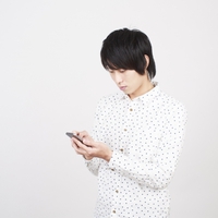 新しい彼女がいるのになんで？元カノに連絡をする元彼の心理