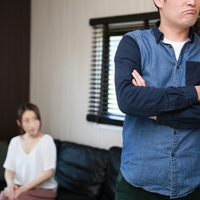 浮気の相談に向いている電話占いサイト・占い師・占術の選び方